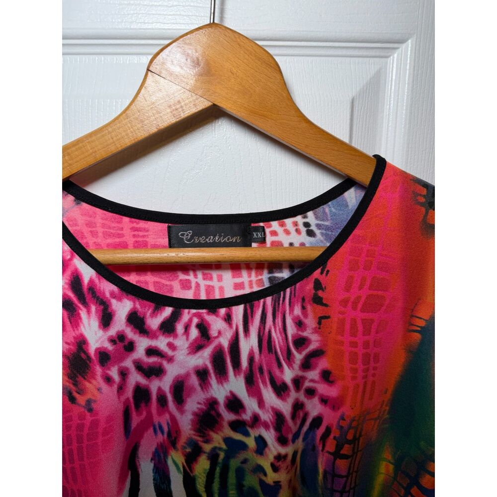 Creation XXL Colorful Abstract Animal Print Sharkbite Hem Tunic Top - Picture 3 of 5
